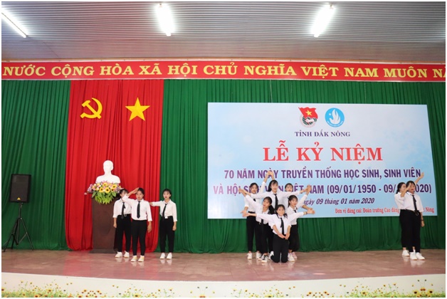 Lễ kỷ niệm do Tỉnh đoàn, sòng bạc đà nẵng
 phối hợp tổ chức vào sáng 9/1, với sự tham gia của hơn 400 học sinh, sinh viên nhà trường. Văn nghệ chào mừng Lễ kỷ niệm …