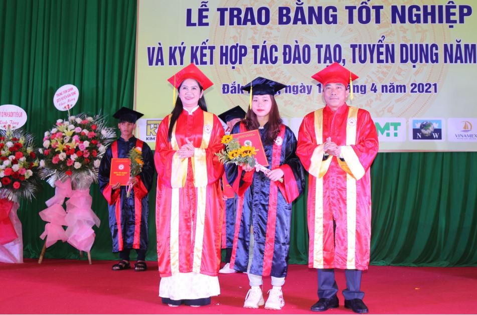 Nhiều học sinh giỏi chọn học nghề - 2